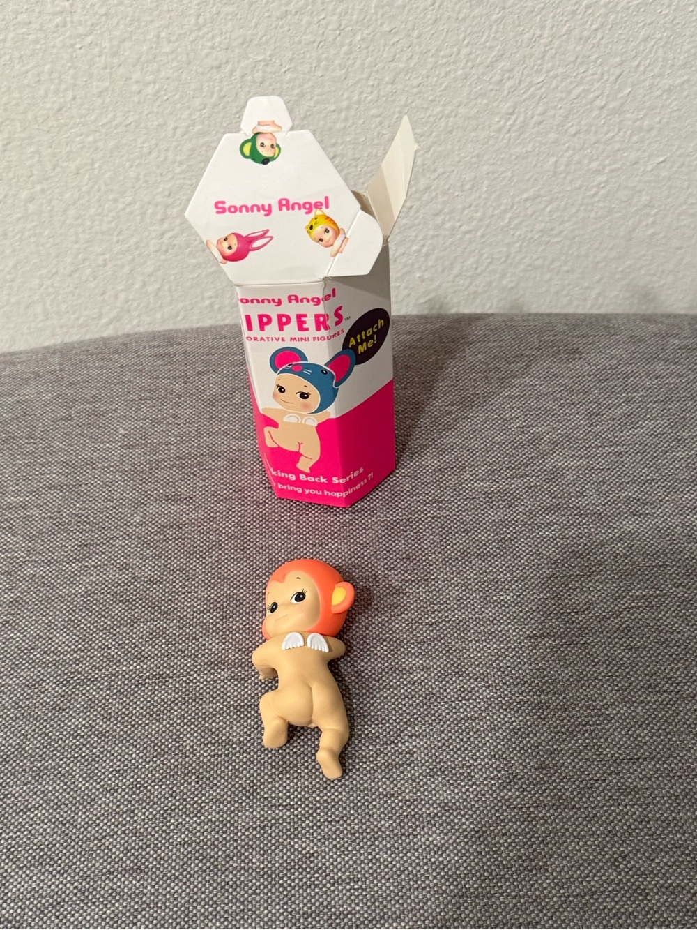 Sonny Angel HIPPERS Looking
Back Series: BLIND BOX - Monkey